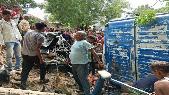 UP News: टेंपों और टैंकर की टक्कर में आठ लोगों की मौत, CM योगी ने जताया दुख