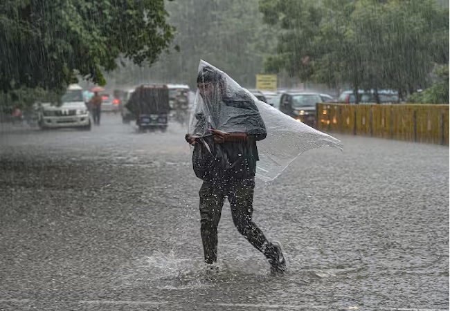 UP Sawan Rain : सावन के पहले दिन यूपी के इन जिलों में आंधी-तूफान के साथ होगी जोरदार बारिश, अलर्ट जारी