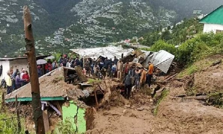 Himachal Weather: हिमाचल में अब बारिश का कहर, भूस्खलन में तीन लोगों की मौत, सीएम ने कहा-नदी-नालों के निकट न जाएं