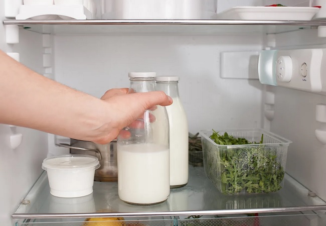 Milk in the Refrigerator : फ्रिज में दूध इस जगह पर ही रखें, ज्यादातर लोग नहीं जानते ये बात, गलती करने से बचें…