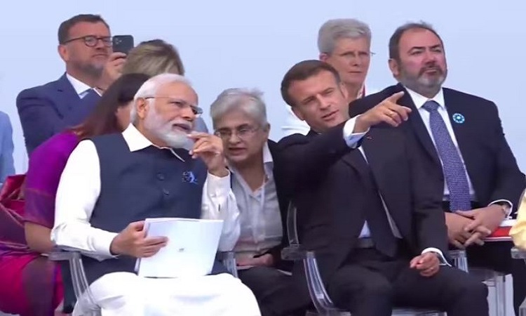 PM Modi in France: फ्रांस में बैस्टिल डे परेड में शामिल हुए पीएम मोदी, राष्ट्रपति इमैनुएल मैक्रॉन ने हिंदी में किया ट्वीट