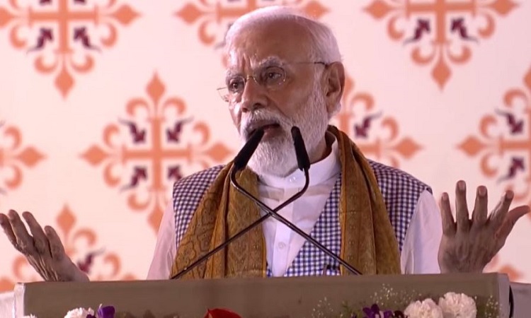 PM Modi in Varanasi: पीएम मोदी बोले-अब जे भी बनारस आई, त खुश हो के ही जाई…
