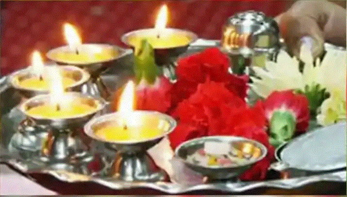 Puja and Aarti : पूजा के आखिर में जरूरी है ‘आरती’, भक्त की भक्ति भगवान तक पहुंचती है