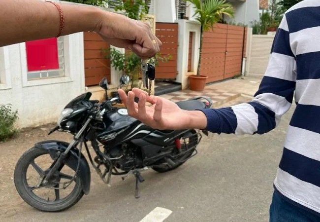 Sell Old Bike Alert : पुरानी बाइक बेचने पहले जान लें ये जरूरी बातें, नहीं तो लगाने पड़ेंगे थाने के चक्कर