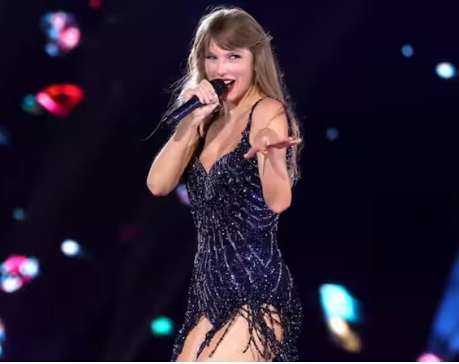 Taylor Swift American Singer ‘The Eraz Tour’ : टेलर स्विफ्ट सबसे ज्यादा कमाई करने वाली आर्टिस्ट बन गईं , जानें एक शो की कमाई