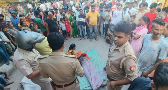 UP News: वाराणसी में दर्दनाक हादसा, स्ट्रीट लाइट के पोल में उतरे करंट से दो सगे भाइयों की मौत