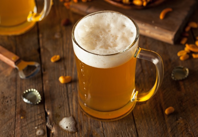 Beer se Kidney Stone Ka Ilaj : बियर पीने से किडनी स्टोन बाहर निकलता है या नहीं, जानें दावे की सच्चाई