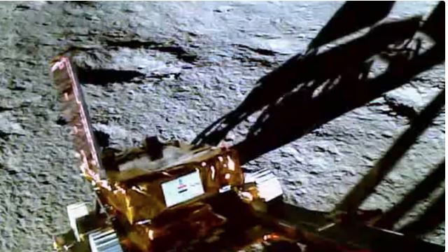 चांद के दक्षिणी ध्रुव पर कितना है तापमान? चंद्रयान-3 से मिली पहली बड़ी जानकारी को ISRO ने किया साझा