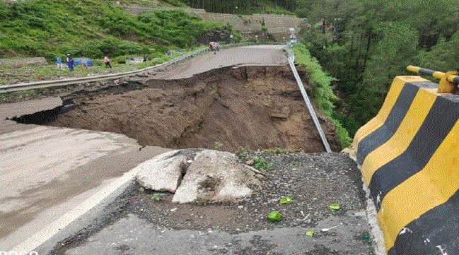 Solan Landslide : हिमाचल में कालका-शिमला हाईवे पर सड़क धंसी, लगा तगड़ा जाम
