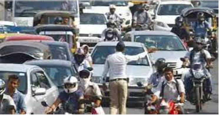 Lucknow Traffic Police Challan : लखनऊ के इन वाहन चालकों के डीएल-परमिट होंगे रद्द, डीसीपी ट्रैफिक ने जारी किया आदेश