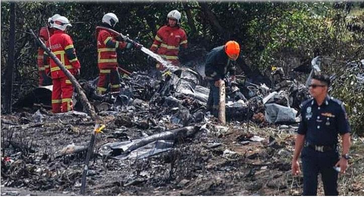 Malaysia Plane Crash : मलेशिया में लैंडिंग के दौरान प्लेन क्रैश, 10 लोगों की मौत