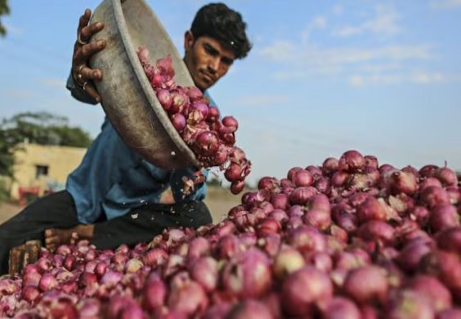 Onion Price Hike: एक हफ्ते में 50 फीसदी तक बढ़े प्याज के दाम, कांग्रेस ने पूछा- आज कितने रुपए में खरीदा?