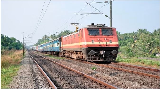 Varanasi-Lucknow Intercity Express की यात्रा में विस्तार, अब सिटी तक जाएगी