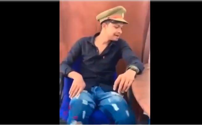 Video Viral : लखनऊ की सुल्तानगंज पुलिस चौकी में दरोगा की टोपी लगाकर युवक ने बनाई रील, FIR दर्ज