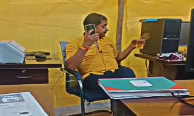 Video of employee drinking alcohol in registry office goes viral
