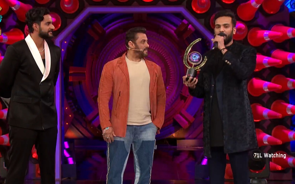 Winner of Bigg Boss OTT 2: Elvish Yadav ने जीती बिग बॉस OTT 2 की ट्रॉफी, 4 घरवालों को दी कांटे की टक्कर