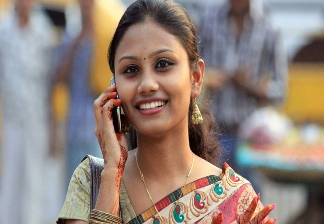 TRAI Report : यूपी वाले सबसे ज्यादा बातूनी, मोबाइल फोन पर बात करने में खर्च करते हैं प्रतिमाह 4000 करोड़ रुपये