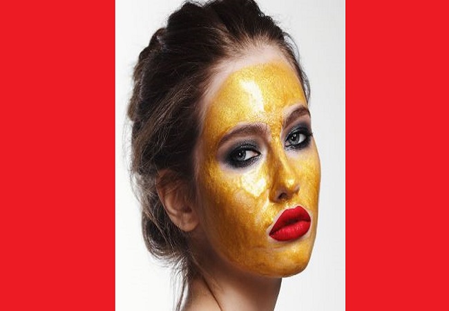 Benefits of Gold Facial: गोल्ड फेशियल कराने से चेहरे पर सोने सा निखार लाने के साथ ही होते है ये चौकाने वाले फायदे
