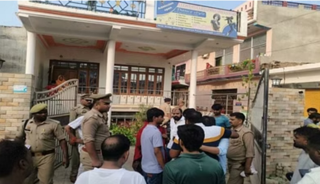Lucknow News: केंद्रीय मंत्री के घर में युवक की गोली लगने से मौत, जांच में जुटी पुलिस