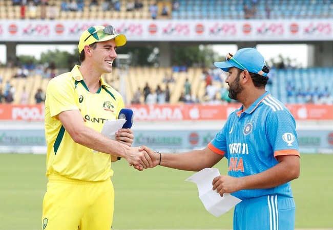 IND vs AUS Live : कमिंस ने टॉस जीतकर बल्लेबाजी चुनी, ऑस्ट्रेलिया ने पांच और भारत ने टीम में किए छह बदलाव