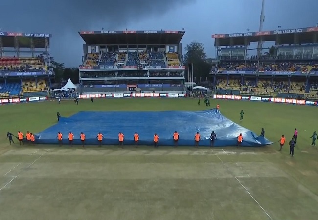 Ind vs Pak Live Update: बारिश ने मैच में डाला खलल, 24.1 ओवर के बाद भारत का स्कोर 147/2