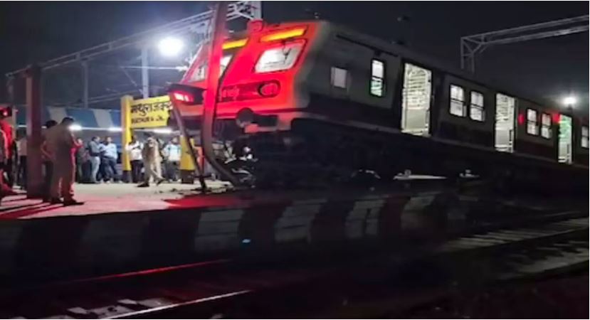 Mathura Train Accident : मथुरा जंक्शन पर पटरी छोड़ प्लेटफॉर्म पर चढ़ी ट्रेन, यात्रियों के उड़े होश