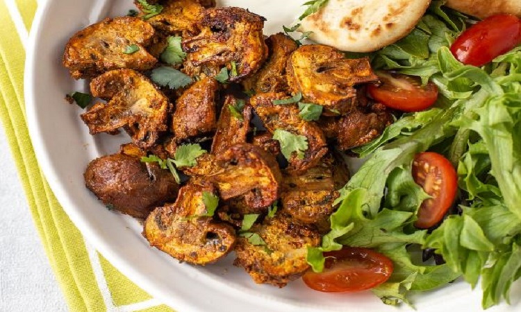 Mushroom Tikka Masala Recipe: घर में बनाएं रेस्टोरेंट और होटलों जैसा मशरूम टिक्का मसाला, जो भी खाएगा उंगलियां चाटता रह जाएगा