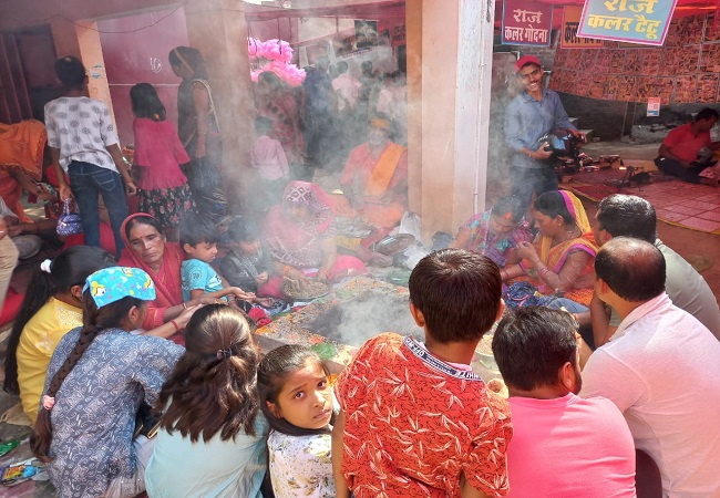 शारदीय नवरात्र पर्व पर देवी आराधना के लिए अमेठी में जगह-जगह सजे पण्डाल , राजनेताओं संग अधिकारियों ने लोक कल्याण की मांगी मन्नत