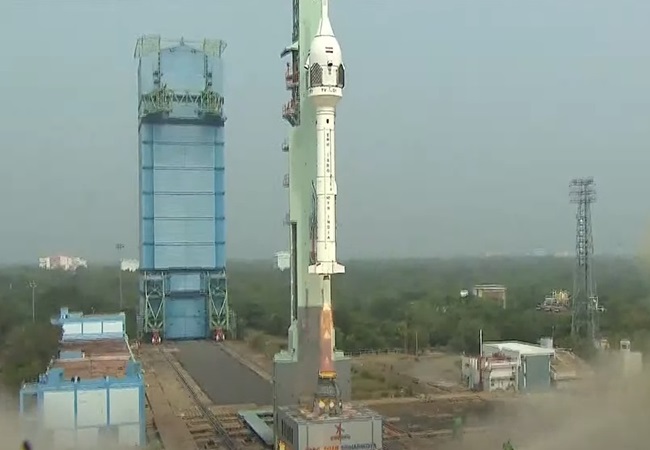 Gaganyaan Mission: इसरो ने अंतरिक्ष में बढ़ाया एक और कदम, गगनयान मिशन की पहली टेस्ट फ्लाइट सफल