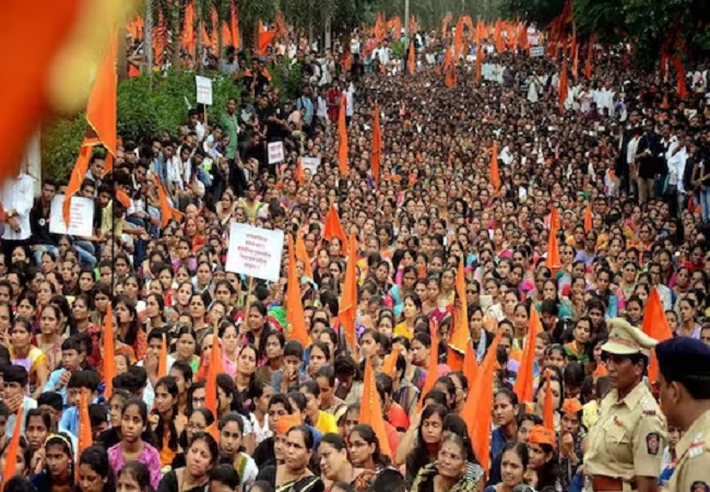 Maratha Reservation Protest : मराठा आरक्षण विवाद पर हिंसक प्रदर्शन जारी, 2 सांसदों और 3 विधायकों का इस्‍तीफा