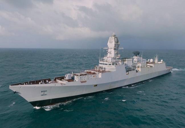 Indian Navy : पनडुब्बी रोधी हथियारों से लैस विध्वंसक जहाज इम्फाल नौसेना बेड़े में शामिल, रॉकेट लॉन्चर से बढ़ेगी ताकत
