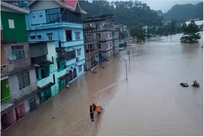 Sikkim Cloud Burst : सिक्किम में बादल फटने से आई तबाही की बाढ़, सेना के 23 जवान लापता,तलाशी अभियान शुरू