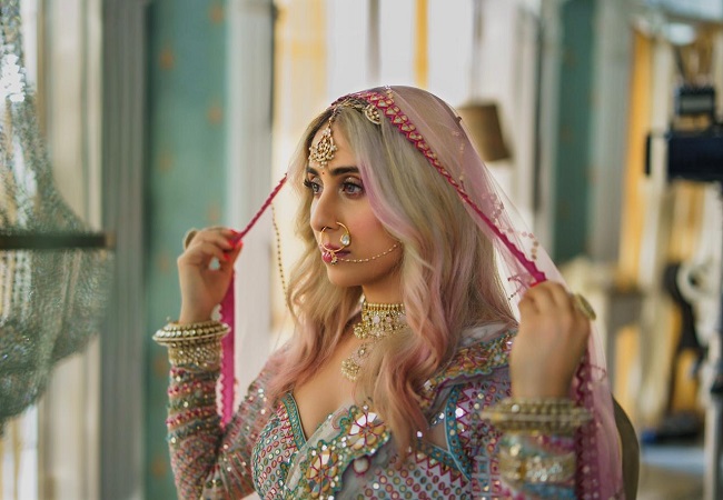 Singer Neha Bhasin