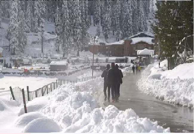 Snowfall in Kashmir : समय से पहले सर्दी की दस्तक? कश्‍मीर में जमकर हो रही बर्फबारी, एडवाइजरी जारी