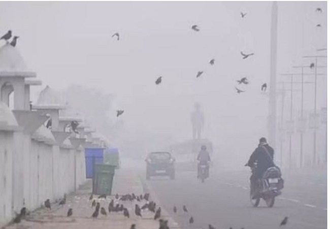 दिल्ली के बाद अब लखनऊ की हवा हुई जहरीली, AQI 200 के पार, दिन में नहीं दिख रहा सूरज