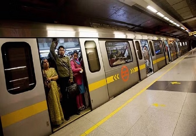 DMRC ने दिवाली पर दिल्ली मेट्रो की टाइमिंग में किया बदलाव, जानें कितने बजे से मिलेंगी सेवाएं?