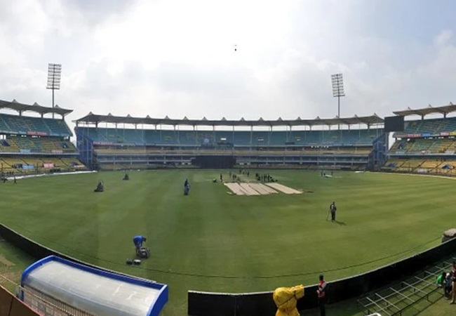 IND vs AUS 3rd T20I: कल गुवाहाटी में भारत-ऑस्ट्रेलिया के बीच खेला जाएगा तीसरा टी20, जानिए मौसम और पिच रिपोर्ट के बारे में