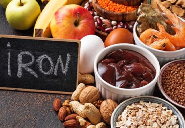 Iron Deficiency: शरीर में आयरन की कमी को पूरा करने के लिए इन चीजों का करें सेवन