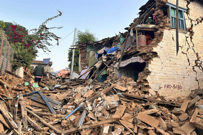 Nepal Earthquake : नेपाल में विनाशकारी भूकंप के कारण कम से कम 157 लोगों की मौत, हिमालयी राष्ट्र में कई मकान क्षतिग्रस्त