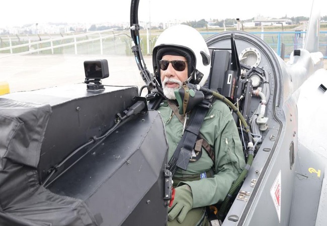 PM Modi flew in fighter plane Tejas