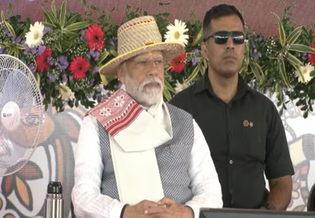 झारखंड में PM मोदी ने 7200 करोड़ रुपये की परियोजनाओं की दी सौगात, किसान सम्मान निधि योजना की 15वीं किस्त जारी