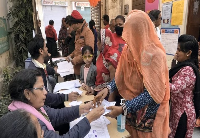 Rajasthan Voting: राजस्थान की 199 विधानसभा सीटों पर वोटिंग जारी, 9 बजे तक 9.77% प्रतिशत हुआ मतदान