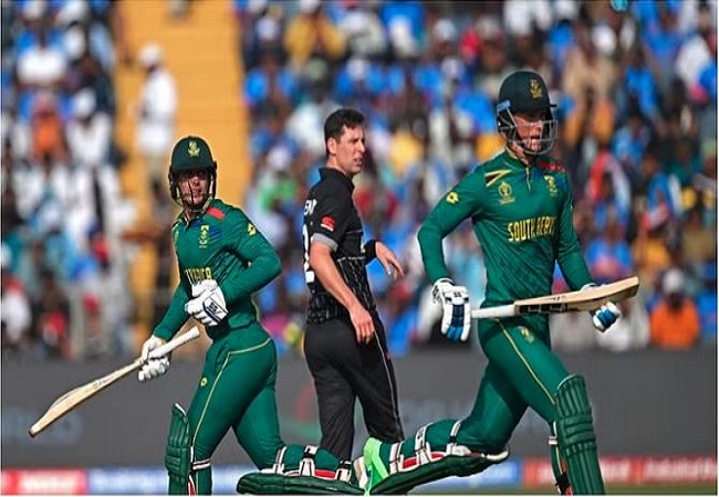 World Cup 2023 : दक्षिण अफ्रीका ने न्यूजीलैंड को दिया 358 रन का लक्ष्य, डिकॉक और डुसेन ने लगाया शतक