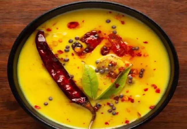 Tips for making Kadhi: गोवर्धन की पूजा में भगवान को भोग लगाने के लिए बना रही हैं कढ़ी, तो इस टिप्स से करें स्वाद दोगुना