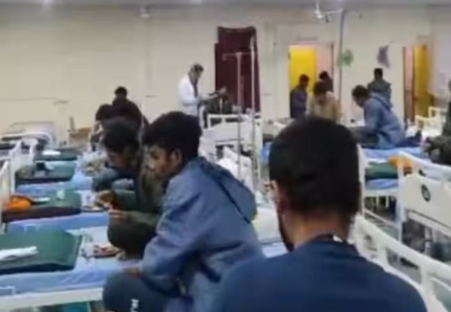 UttarkashiRescue: 17 दिन टनल में जिंदगी के लिए लड़ने के बाद हॉस्पिटल में भर्ती 41 मजदूरों का सामने आया पहला वीडियो