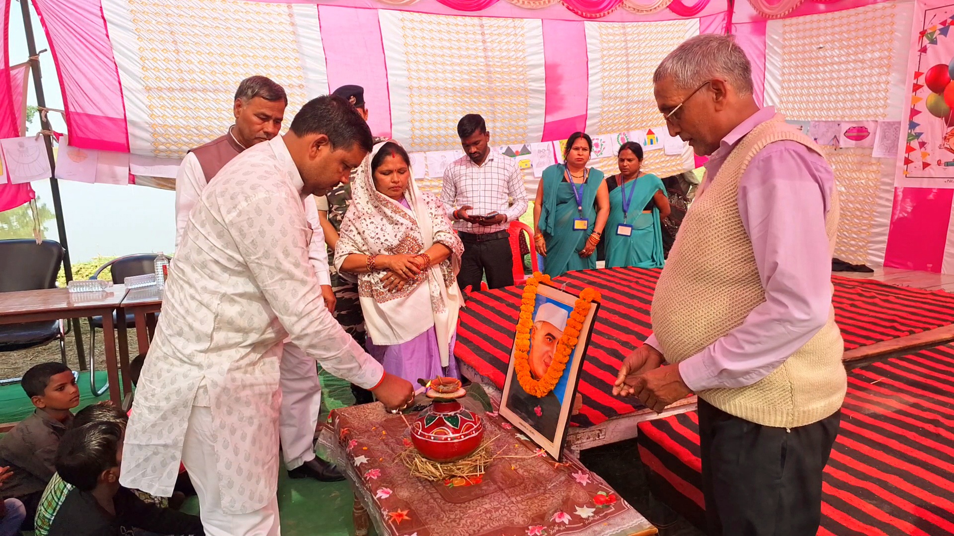 MAHARAJGANJ:मानव सेवा संस्थान के द्वारा बाल दिवस कार्यक्रम का भव्य आयोजन