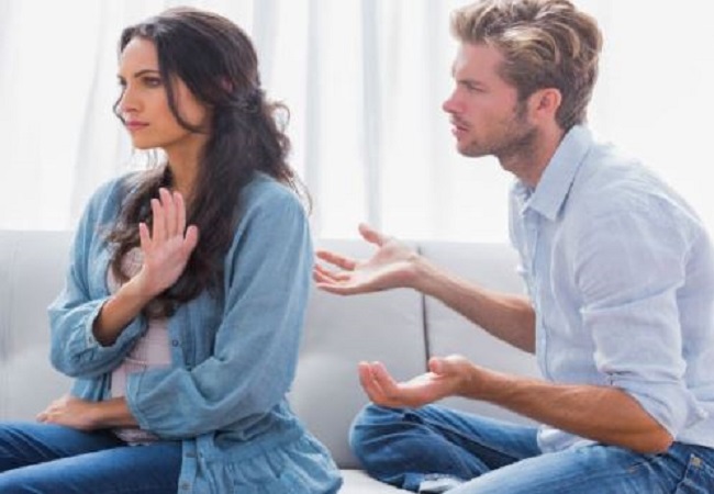 Relationship Tips: मैं ही सही .. वाला डिफेंसिव नेचर आपके रिश्ते को कर सकता है खोखला