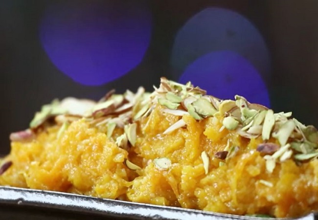 Diwali Special: दीपावली के दिन कुछ मीठा हो जाएं, शेफ संजीव कपूर से जानें झटपट गाजर का हलवा बनाने का तरीका