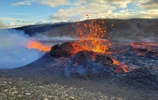 Iceland Volcano Eruption :  इस देश में ज्वालामुखी बनी मुसीबत , लोगों से इलाका खाली करने को कहा गया