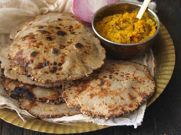 Bajra Roti : ठंड के मौसम में खाएं बाजरे की रोटी , स्वाद के साथ सेहत रहेगी फिट